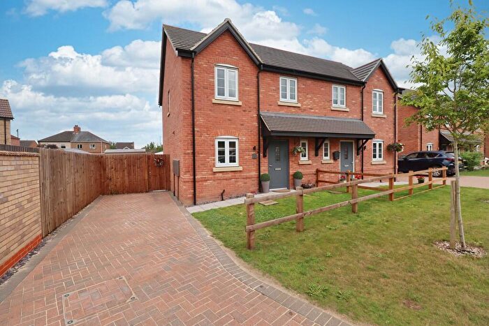 3 Bedroom Semi-Detached House For Sale In Creasy Drive, Dunholme, Lincoln, LN2