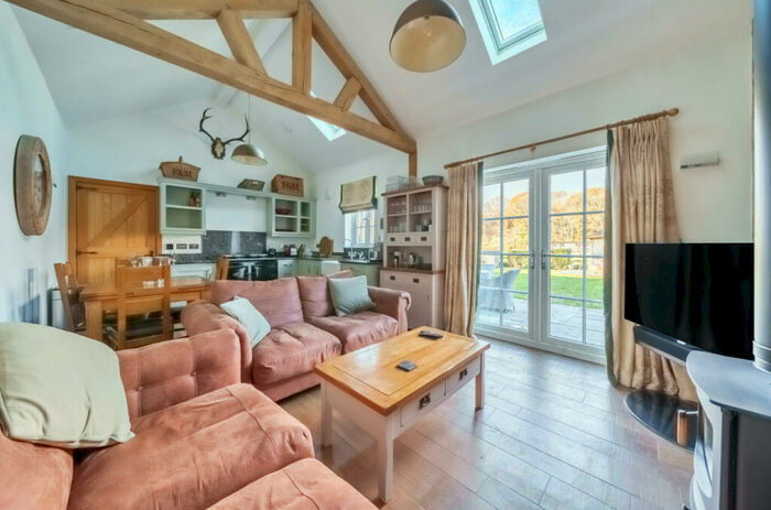 2 Bedroom Barn Conversion To Rent In Burridge Road, Burridge, Southampton, Hampshire, SO31