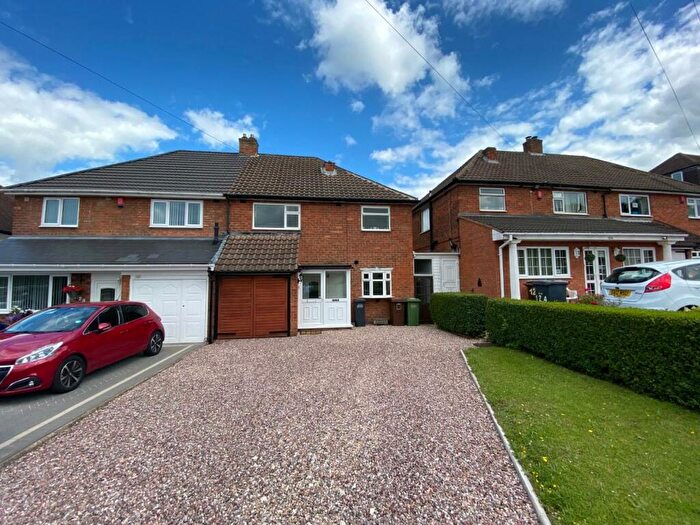 3 Bedroom Semi-Detached House To Rent In Hobs Moat Road, Solihull, B92