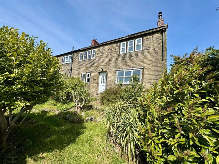 3 Bedroom End Of Terrace House For Sale In The Village, Thurstonland, Huddersfield, HD4