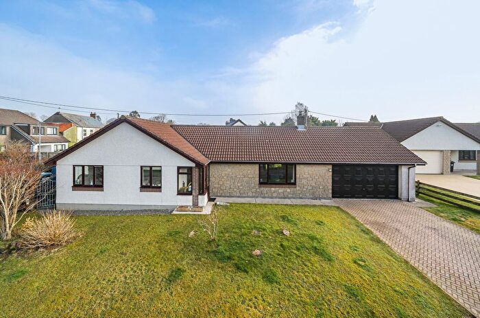 4 Bedroom Detached Bungalow For Sale In Penhole Close, Coads Green, Launceston, Cornwall, PL15