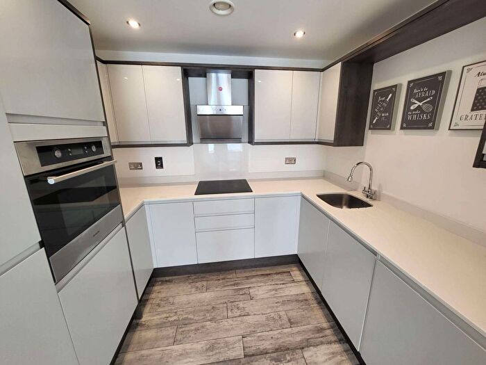 1 Bedroom Flat To Rent In Kensington Court, LU1