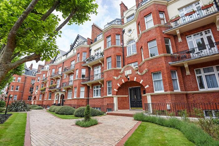 3 Bedroom Flat To Rent In Elgin Avenue, Maida Vale, London, W9