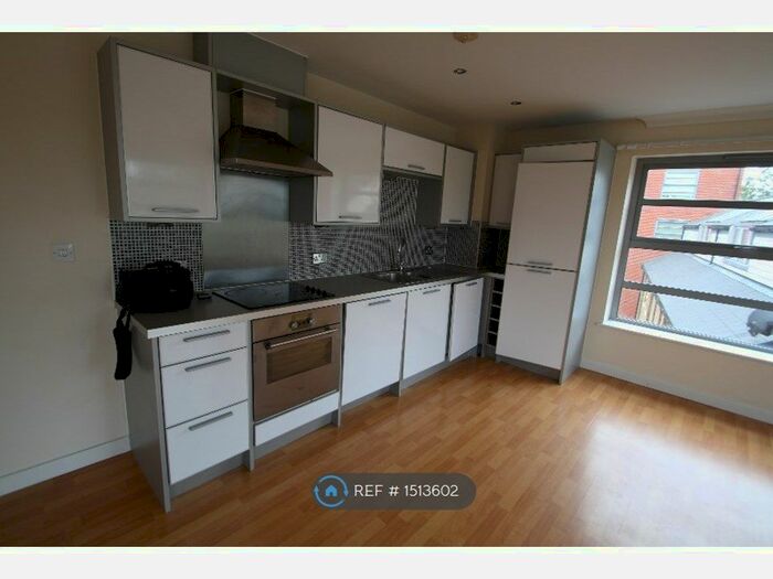2 Bedroom Flat To Rent In Rotary Way, Colchester, CO3