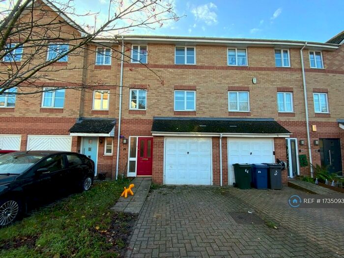 4 Bedroom Terraced House To Rent In Princes Gate, High Wycombe, HP13