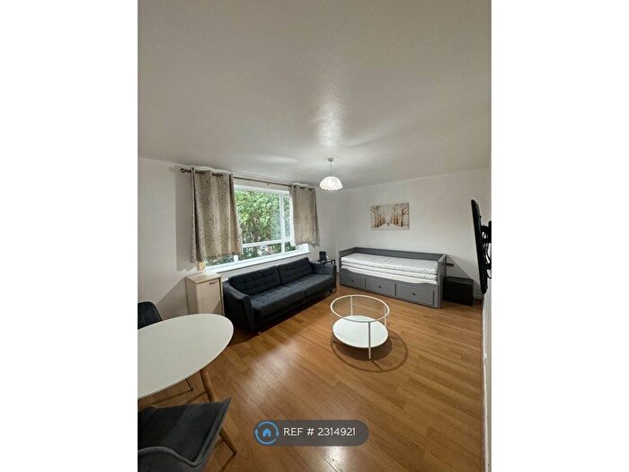 1 Bedroom Flat To Rent In Bede House, London, SE14