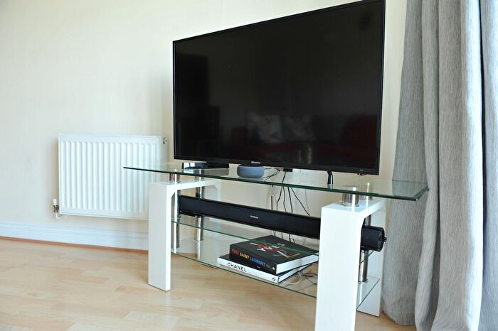 2 Bedroom Flat To Rent In Reading, RG1