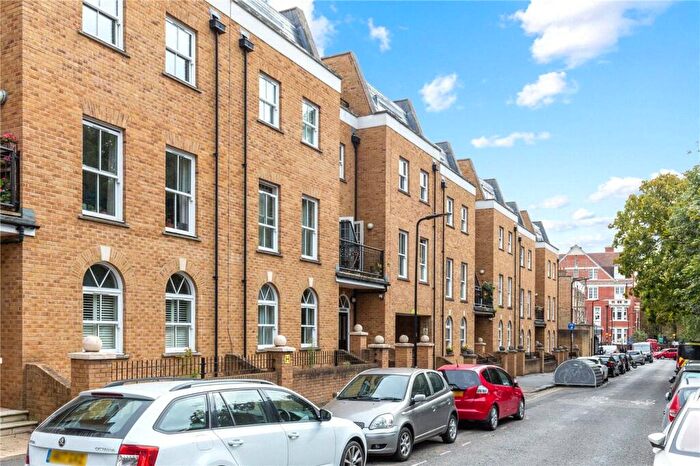 2 Bedroom Apartment For Sale In Clapton Square, London, E5