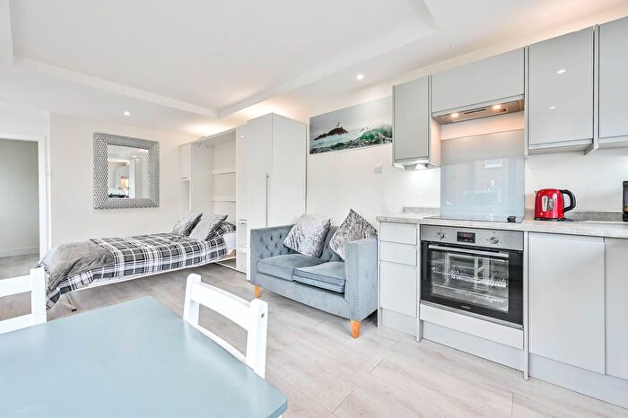 1 Bedroom Studio To Rent In Richmond Road, Staines-Upon-Thames, TW18