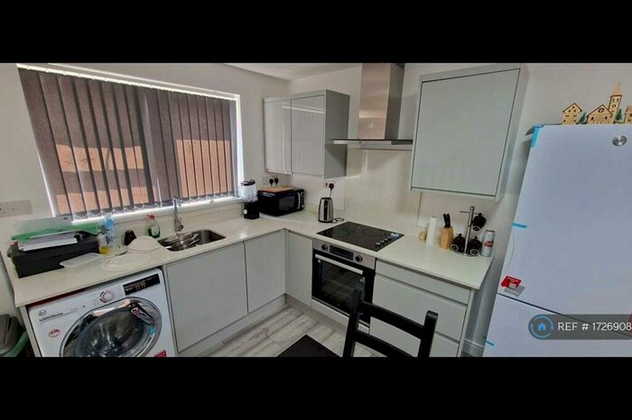 1 Bedroom Flat To Rent In Broadway, Cardiff, CF24