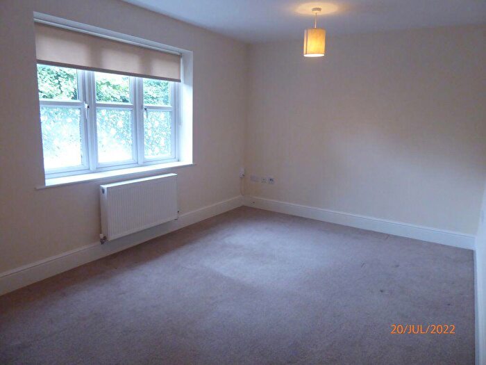 1 Bedroom Flat To Rent In Lowood Court, The Avenue, Northampton, NN1