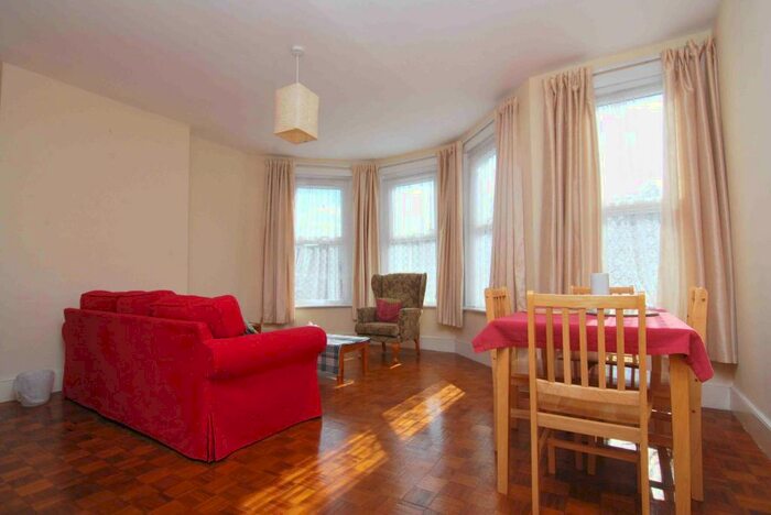 2 Bedroom Flat To Rent In Mattison Road, Harringay, London, N4