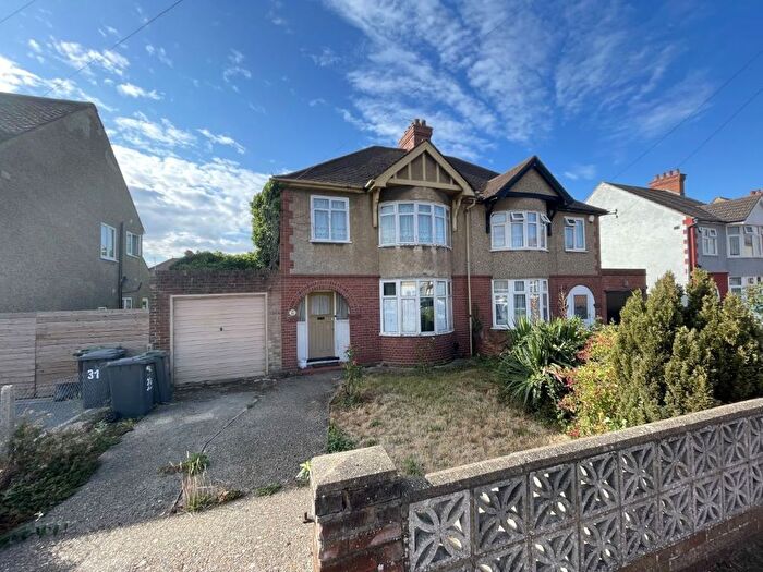 3 Bedroom Semi-Detached House For Sale In Ashdale Avenue, Kempston, Bedford, Bedfordshire, MK42