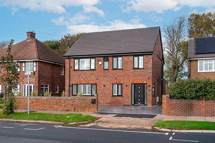 5 Bedroom Detached House For Sale In Sompting Avenue, Worthing, BN14