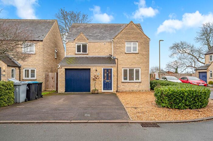 3 Bedroom Detached House For Sale In Chichester Place, Brize Norton, OX18