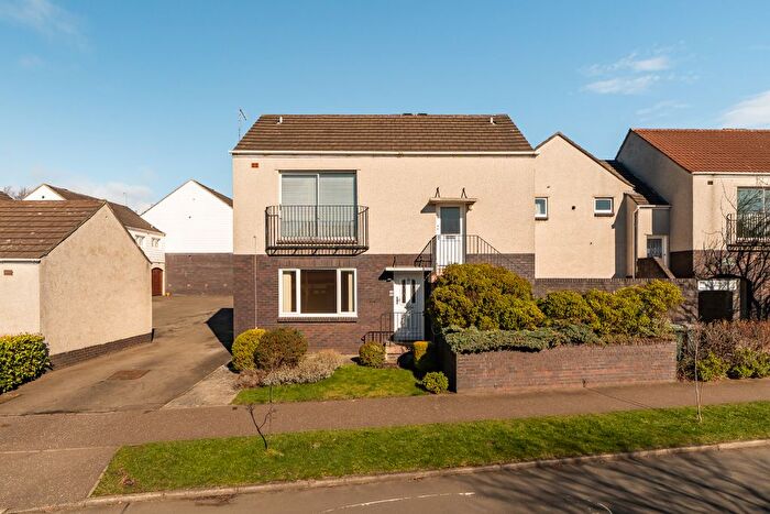1 Bedroom Flat For Sale In Hillpark Wood, Edinburgh, EH4