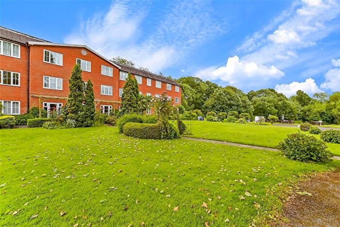2 Bedroom Flat For Sale In Chapel Road, Hothfield, Ashford, Kent, TN25