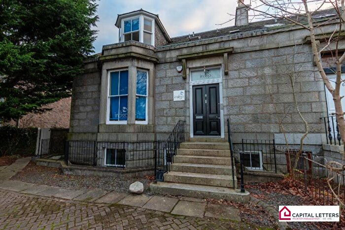 2 Bedroom Flat To Rent In Carden Terrace, Rosemount, Aberdeen, AB10