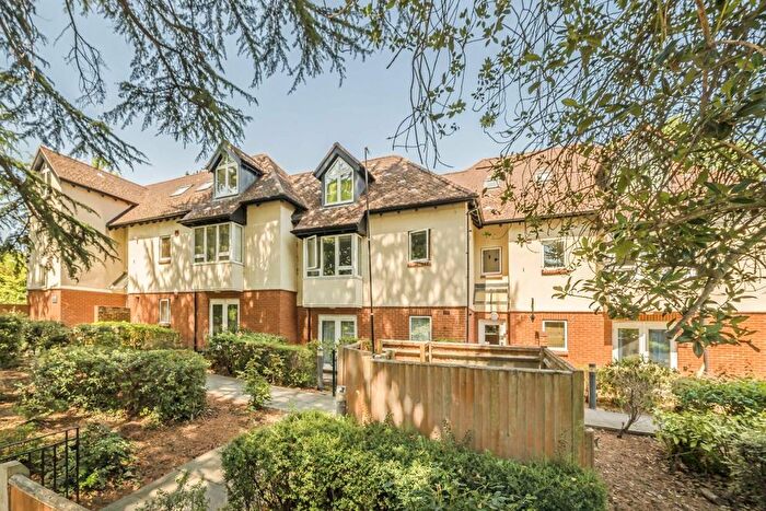 2 Bedroom Flat To Rent In Ormond Avenue, Hampton, TW12
