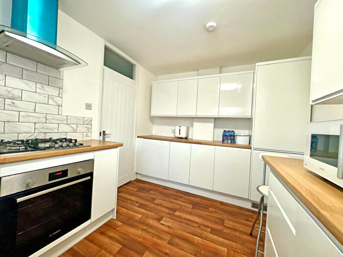 3 Bedroom End Of Terrace House For Sale In Leather Gardens, London, E15
