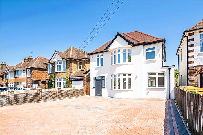 4 Bedroom Detached House For Sale In Totternhoe Road, Dunstable, Central Bedfordshire, LU6