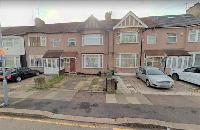 3 Bedroom Terraced House To Rent In Martley Drive, Ilford, Essex, IG2