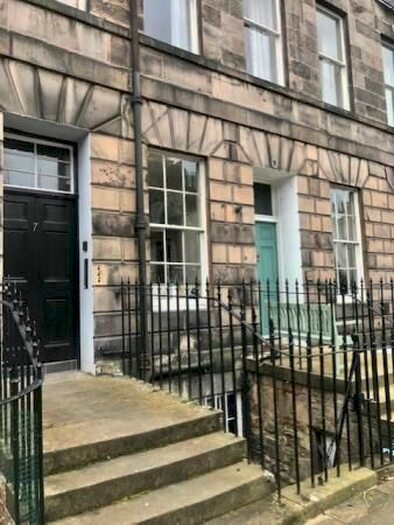 2 Bedroom Flat To Rent In Broughton Place, New Town, Edinburgh, EH1