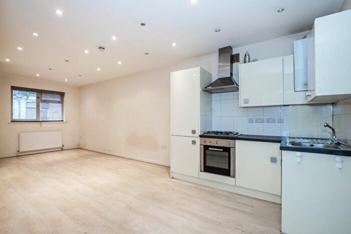 Flat To Rent In Finchley Road London, NW11