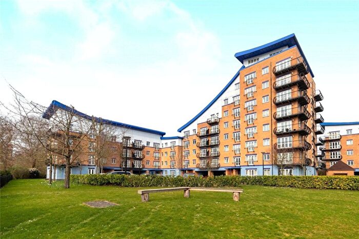 2 Bedroom Flat To Rent In Luscinia View, Napier Road, Reading, Berkshire, RG1