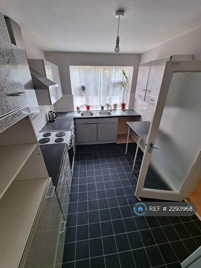 2 Bedroom Flat To Rent In Grosvenor Court, Salford, M7