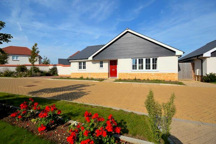 2 Bedroom Detached Bungalow For Sale In Ivin Close, Haddenham, Buckinghamshire, HP17