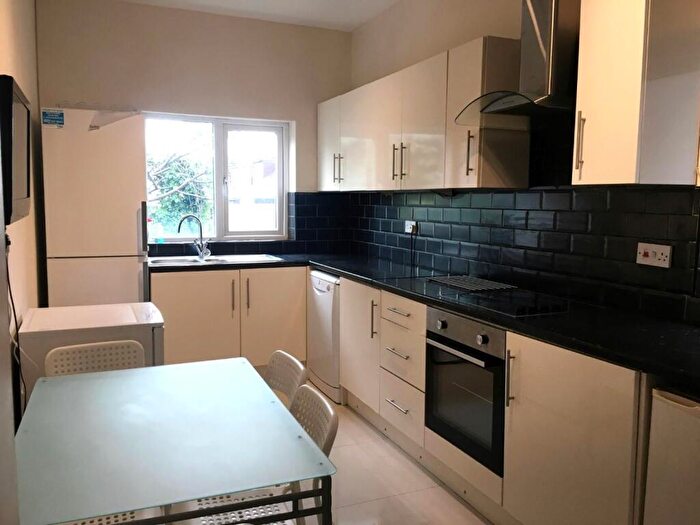 5 Bedroom House To Rent In A Barber Road, Sheffield, S10