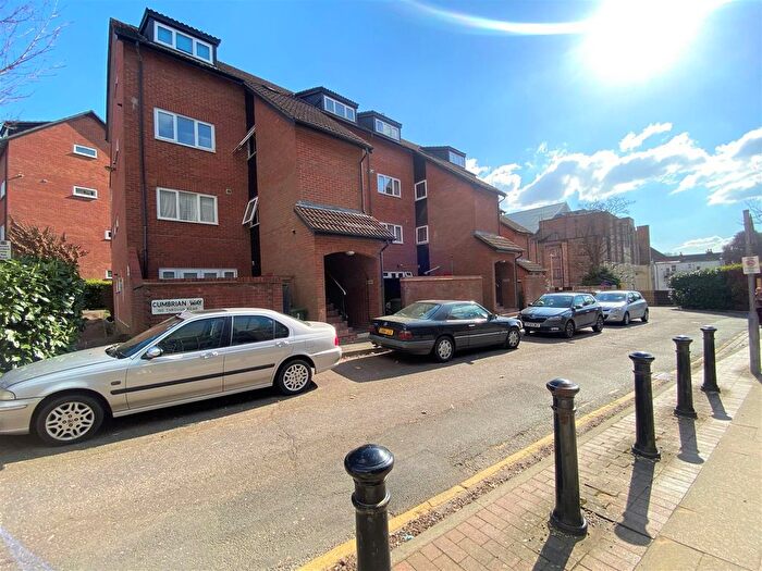 1 Bedroom Flat To Rent In Cumbrian Way, Uxbridge, Middlesex, UB8