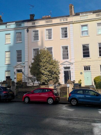 3 Bedroom Flat To Rent In Sutherland House &#; First Floor Ref, BS8