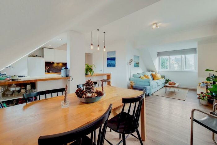 3 Bedroom Flat To Rent In Shakespeare Court, A Peckham Rye, London, SE15