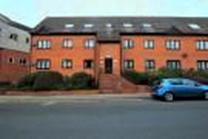 2 Bedroom Flat To Rent In Portland Road, Rushden, NN10