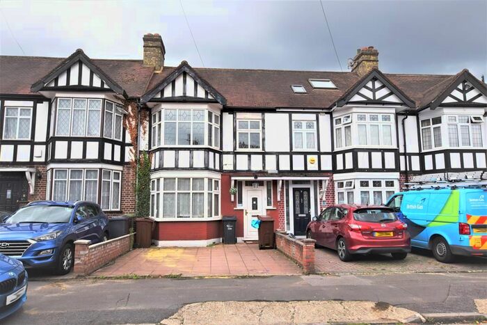 3 Bedroom Terraced House To Rent In Havering Gardens, Romford, RM6
