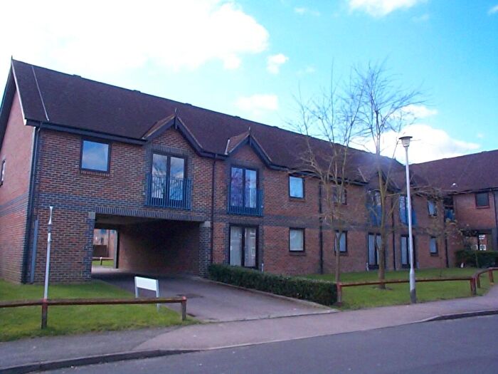 1 Bedroom Maisonette To Rent In Pound Hill, RH10
