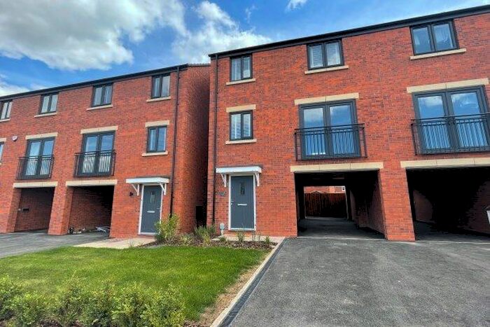 3 Bedroom Semi-Detached House To Rent In Smith Close, Lichfield, WS14