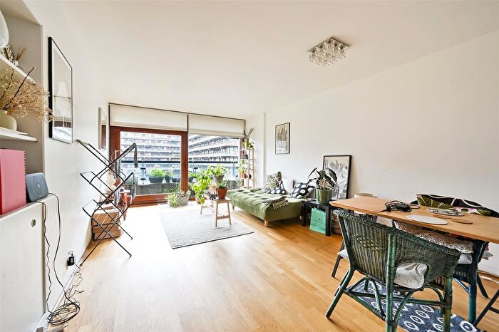 2 Bedroom Flat For Sale In Defoe House, Barbican, London, EC2Y
