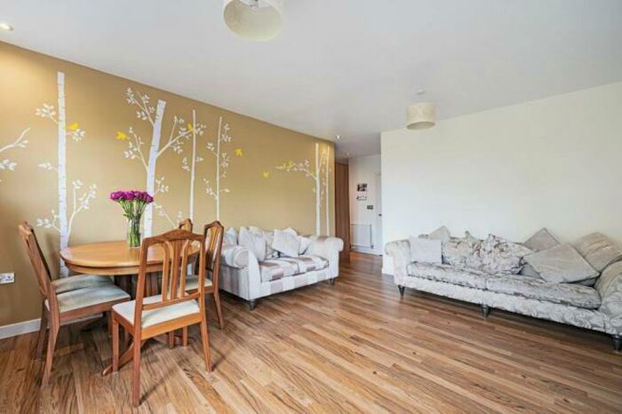 2 Bedroom Apartment To Rent In Coppetts Road, Muswell Hill, N10