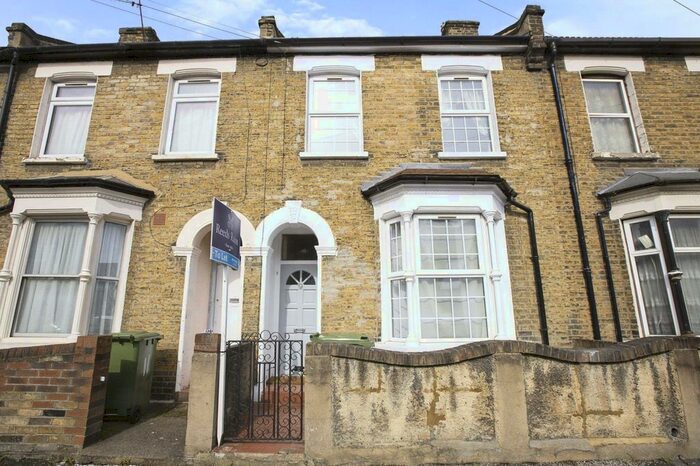 4 Bedroom Terraced House To Rent In Braemar Road, London, E13