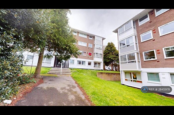3 Bedroom Flat To Rent In Southfield Park, Oxford, OX4