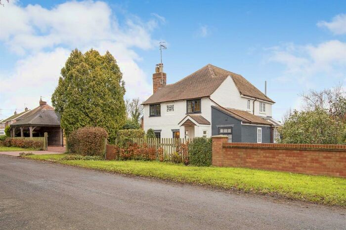 3 Bedroom Detached House For Sale In Gilberts End, Hanley Castle, Worcester WR8