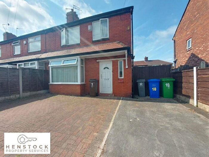 2 Bedroom Semi-Detached House For Sale In Lisburn Road, Manchester, M40