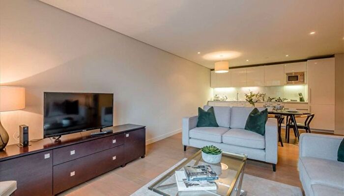 3 Bedroom Flat To Rent In Merchant Square East, Paddington, London, W2