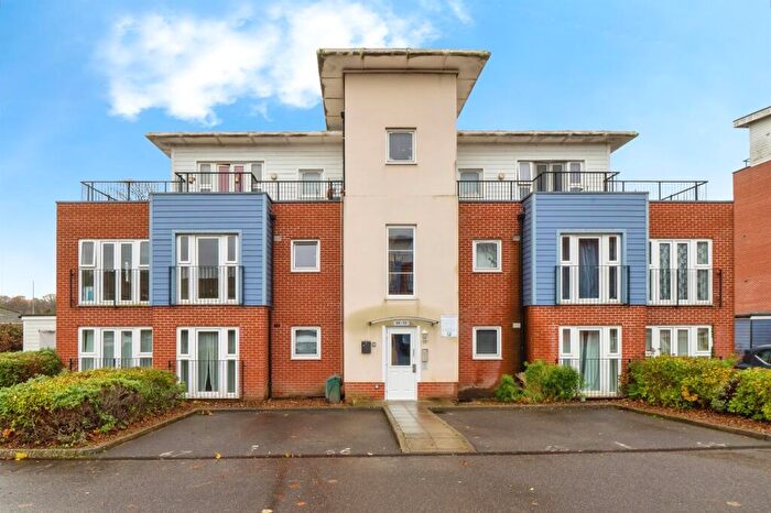 2 Bedroom Apartment For Sale In Alexander Square, Eastleigh, SO50