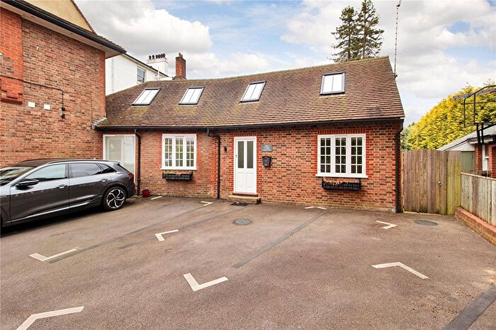 2 Bedroom Flat To Rent In Boyne Park, Tunbridge Wells, Kent, TN4