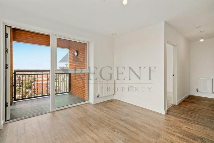 2 Bedroom Flat To Rent In Tidey Apartments, Acton, W3