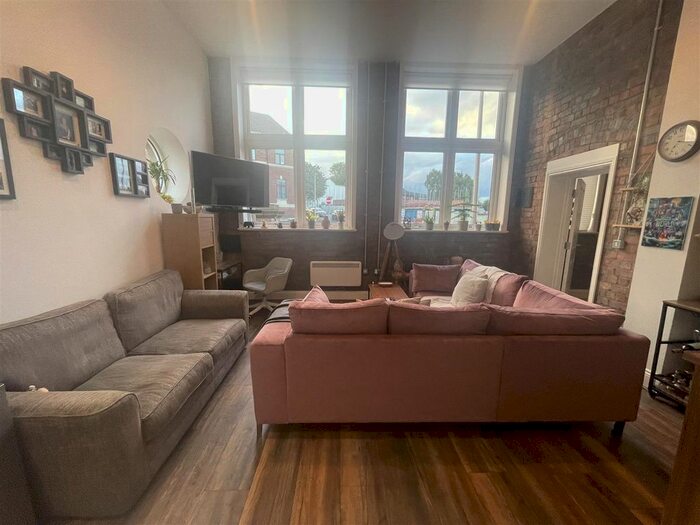 1 Bedroom Flat To Rent In Crocketts Lane, Smethwick, B66